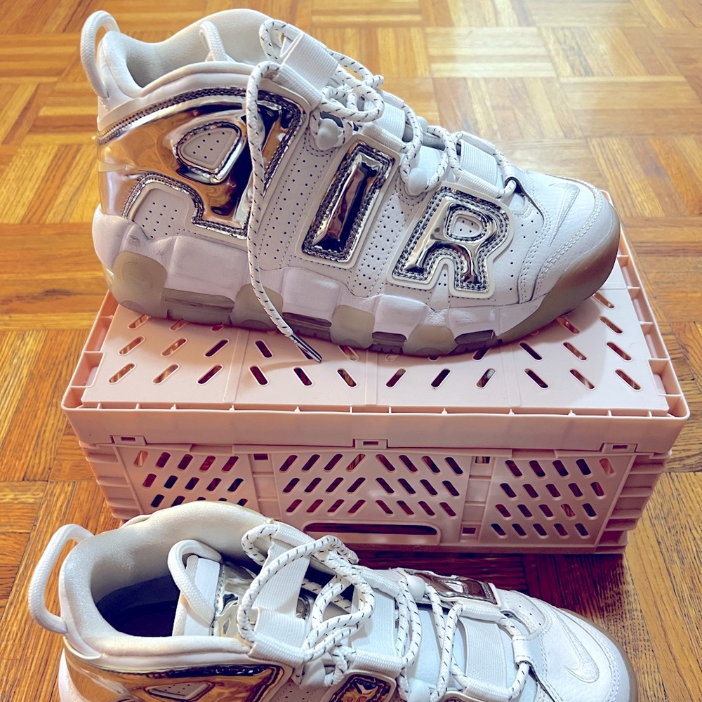 2018 NIKE Womens Air More Uptempo 'Chrome'